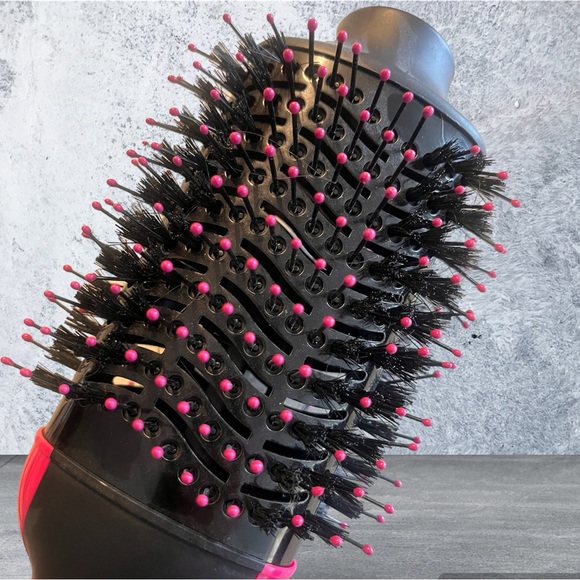 Hot brush volumizer and hair dryer Revlon - Picture 4 of 6